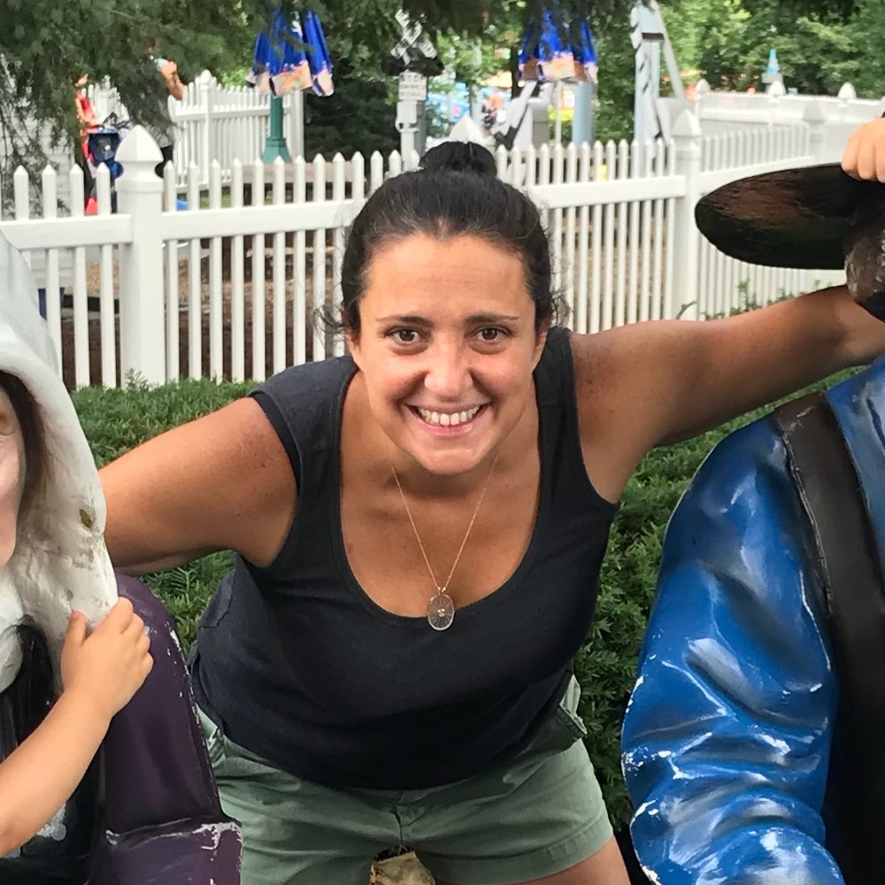 Meet your Posher, Adelina